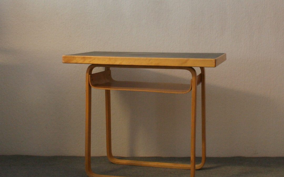 Alvar Aalto Side table 76
